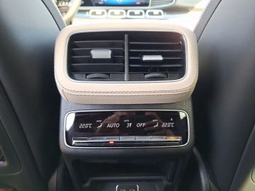 Car image 36