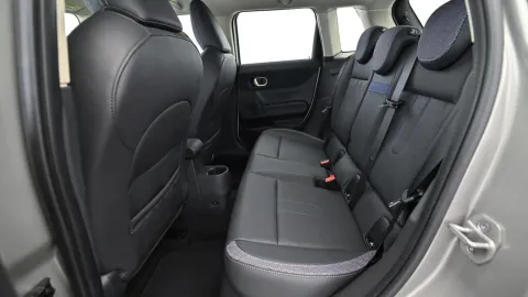 Car image 24