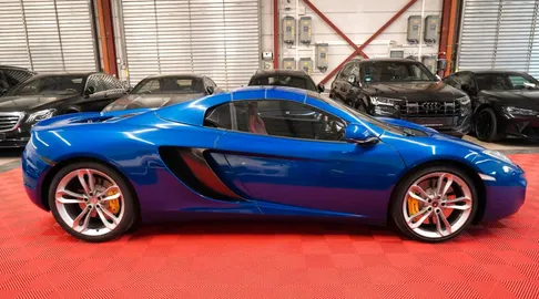 Car image 4