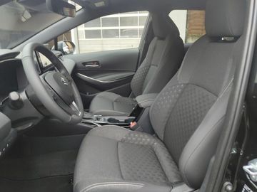 Car image 10