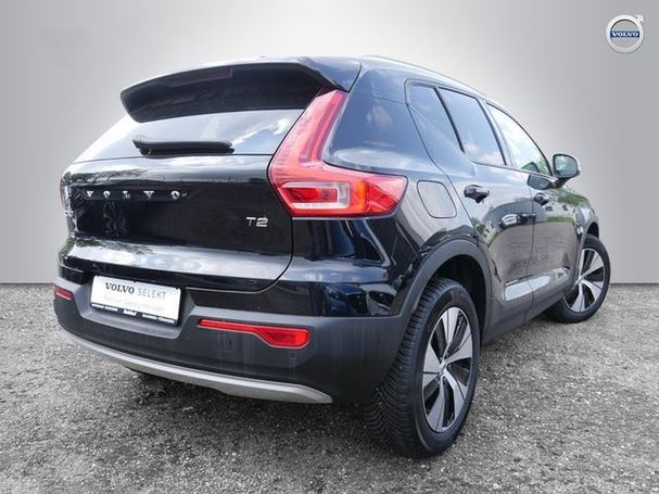 Volvo XC40 T2 Momentum 95 kW image number 2