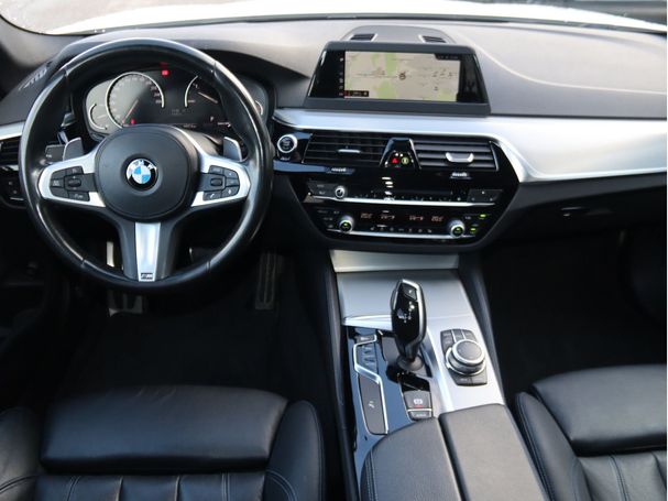 BMW 530d Touring xDrive 195 kW image number 12