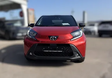 Car image 4