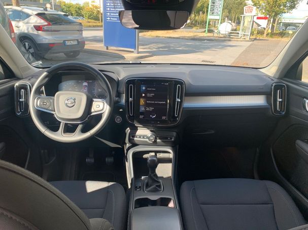 Volvo XC40 T2 Momentum 95 kW image number 8