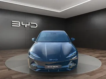 Car image 4
