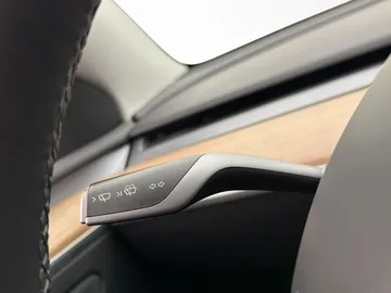 Car image 35