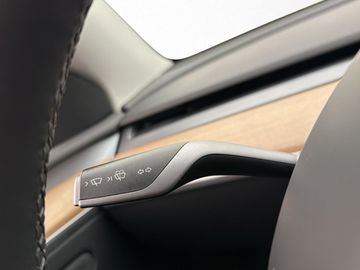 Car image 35