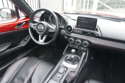 Car image 30