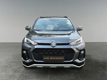 Car image 3
