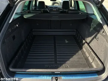Car image 40