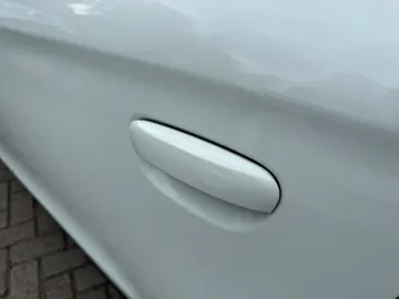 Car image 46