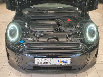 Car image 32