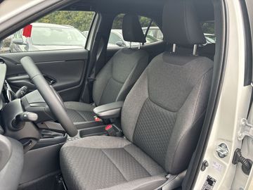 Car image 8