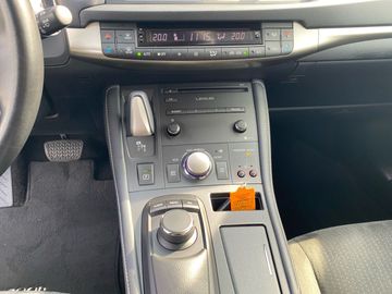 Car image 22