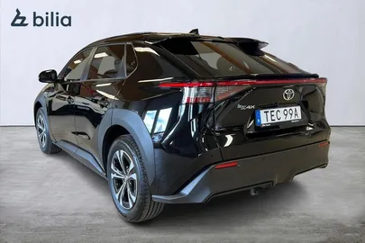 Car image 4