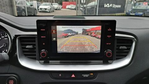 Car image 29