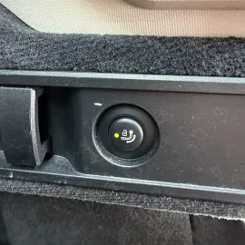 Car image 36