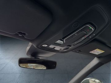 Car image 32