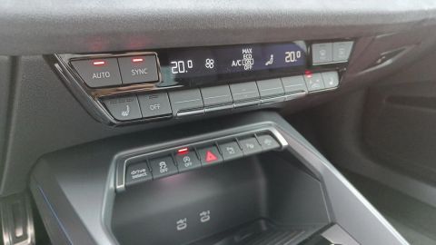 Car image 32