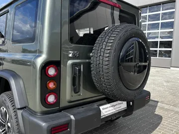 Car image 27