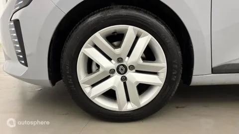 Car image 20