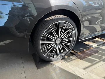 Car image 25