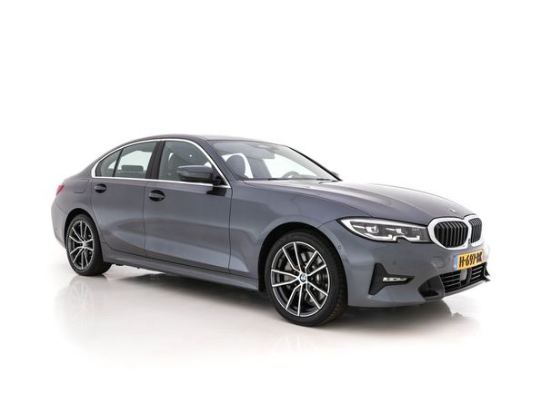 BMW 330e Sport Line 215 kW image number 2