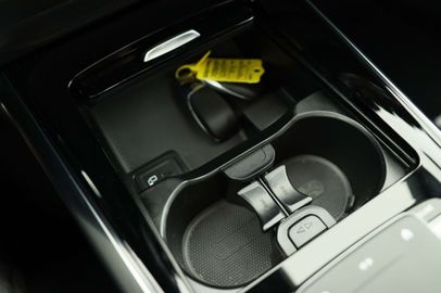 Car image 38