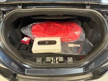 Car image 26