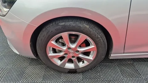 Car image 22