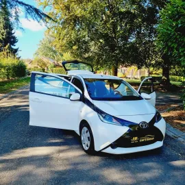 Car image 15
