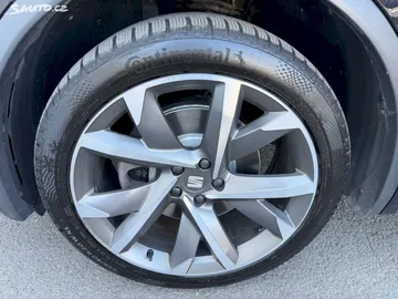 Car image 35
