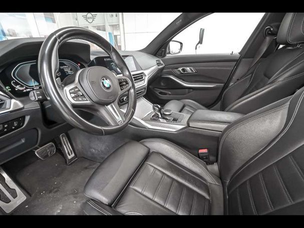 BMW 330e Touring M Sport xDrive 215 kW image number 4