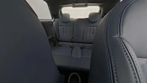 Car image 26