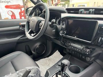 Car image 25