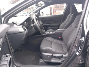 Car image 11