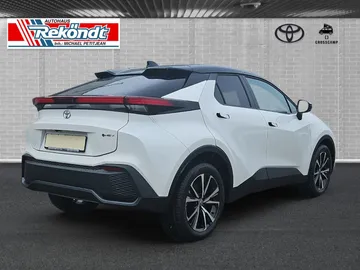 Car image 2