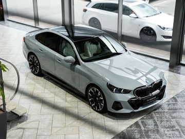 Car image 38