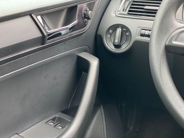 Car image 24