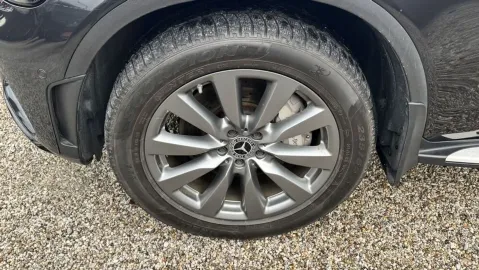Car image 49