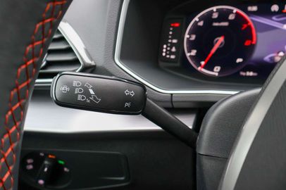 Car image 37