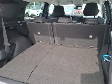 Car image 28