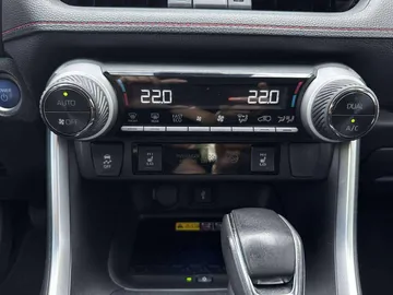 Car image 40