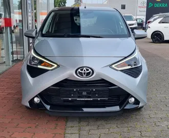 Car image 3