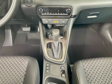 Car image 12