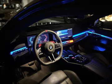 Car image 24