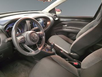 Car image 13