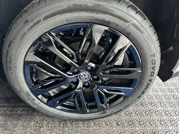 Car image 27