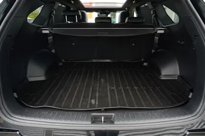 Car image 32