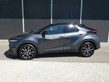 Car image 4